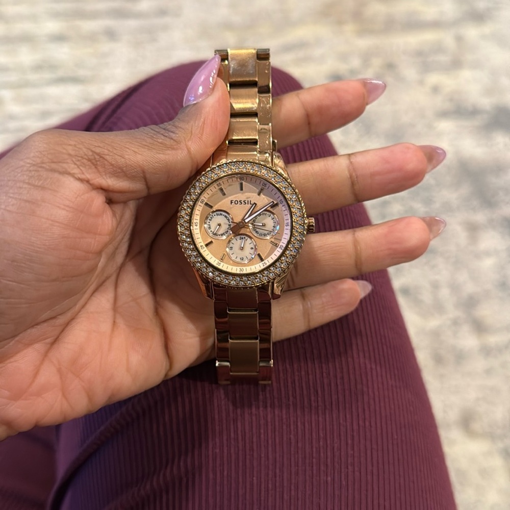 Rose gold fossil watch